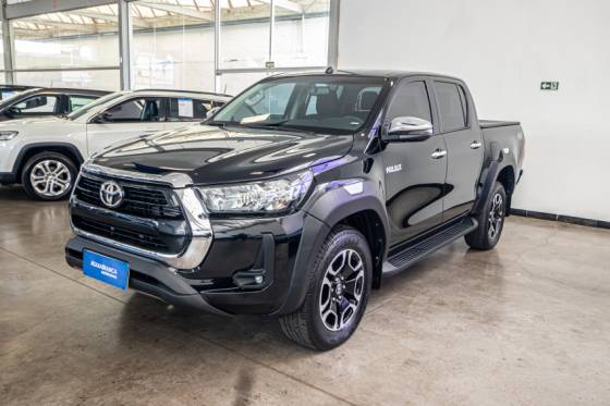 TOYOTA HILUX 2.8 D-4D TURBO DIESEL CD SRV 4X4 AUTOMÁTICO